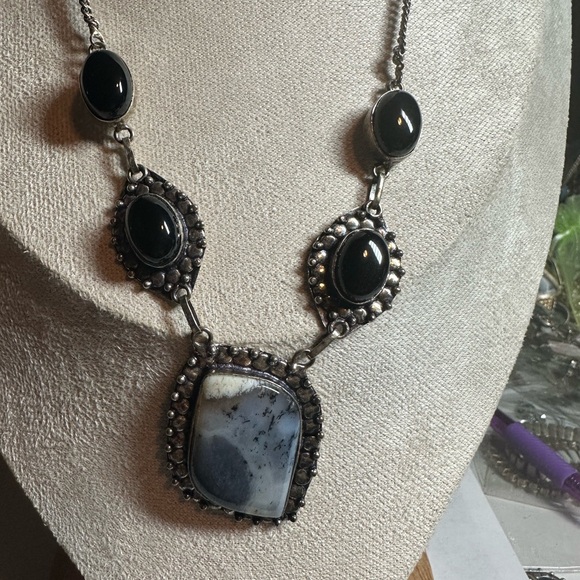 Jewelry - Sterling Silver 925 Dendrite and Black Cabochons Stone Necklace